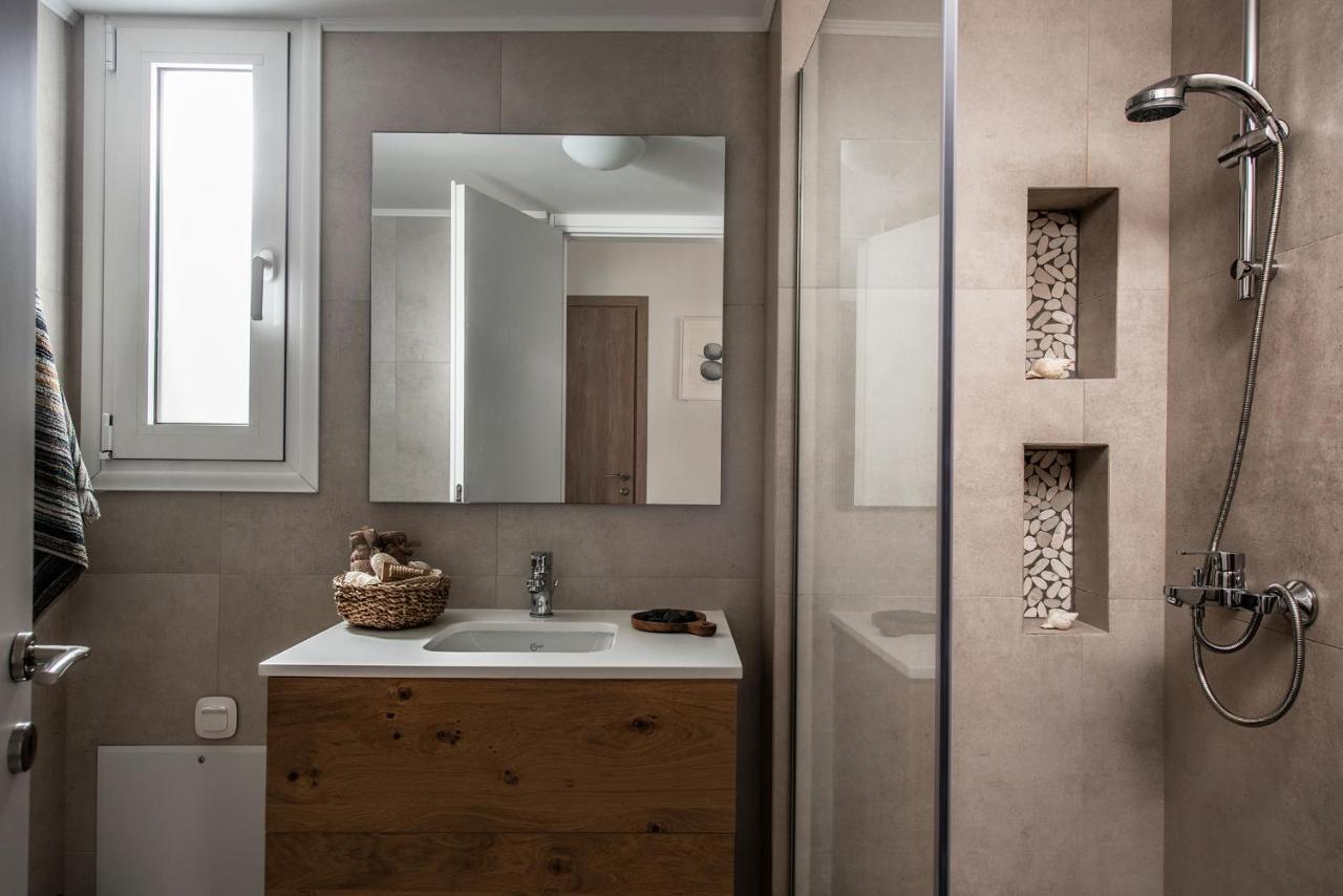 הרסוניסוס Khroma Luxury Suite 2 Beach Front Apartment מראה חיצוני תמונה